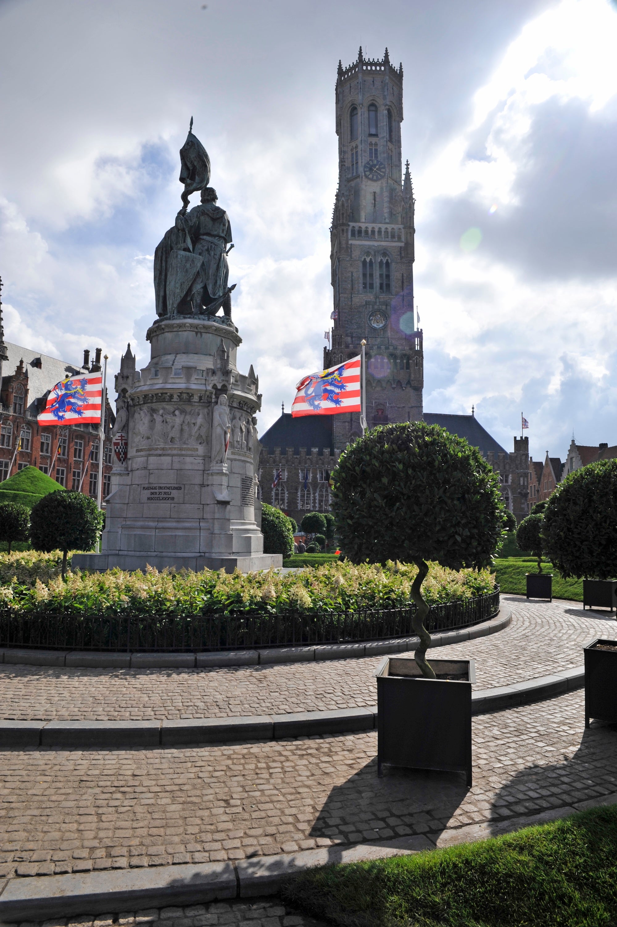 Monumental Square