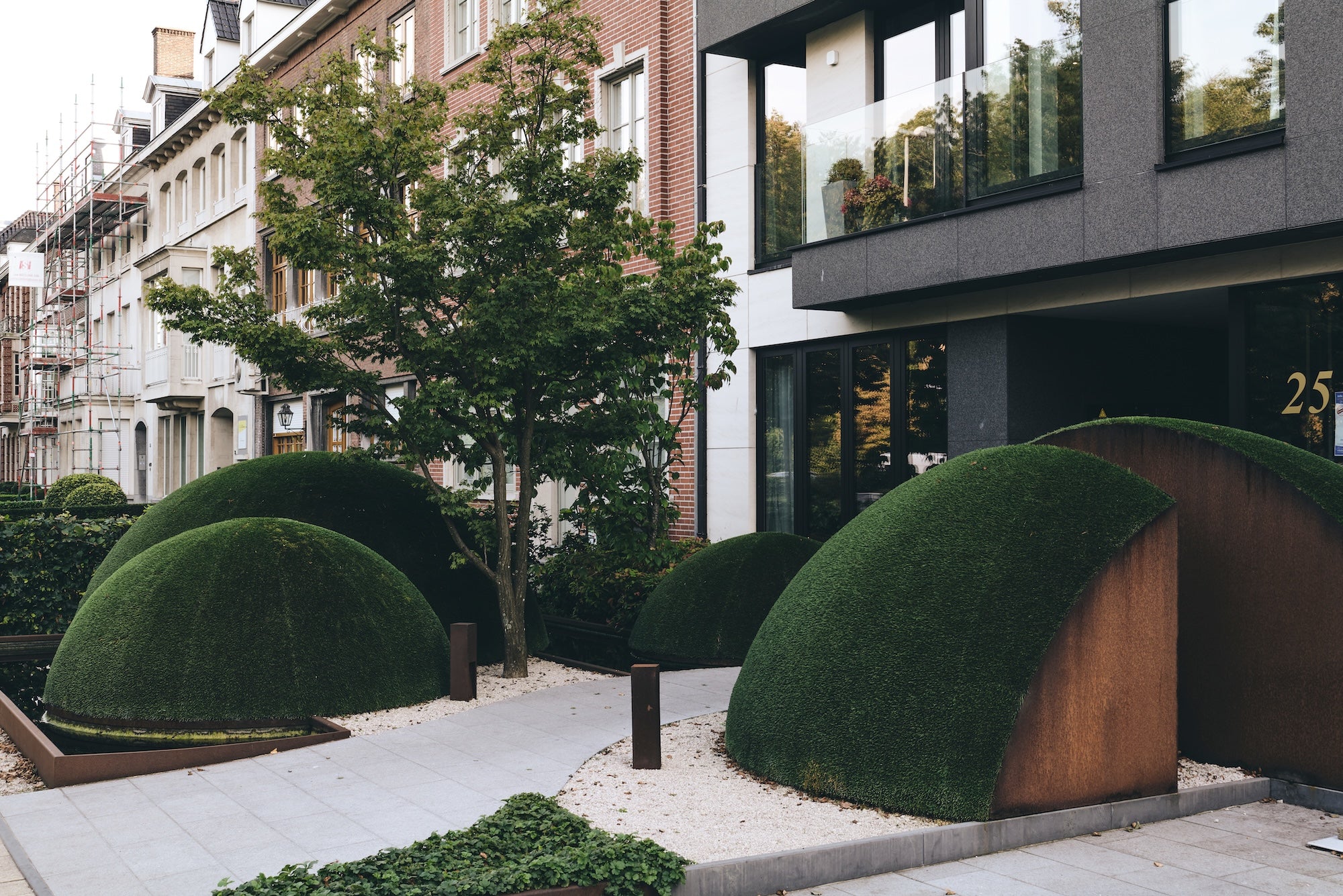 The Sculpted Threshold